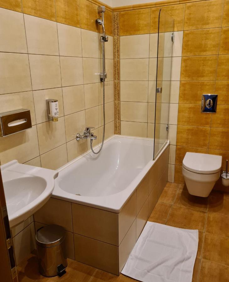 Jeseník Hotel Slovan מראה חיצוני תמונה