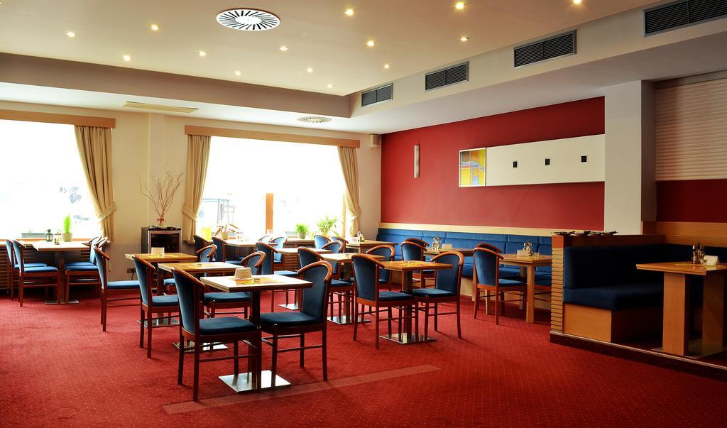 Jeseník Hotel Slovan מראה חיצוני תמונה